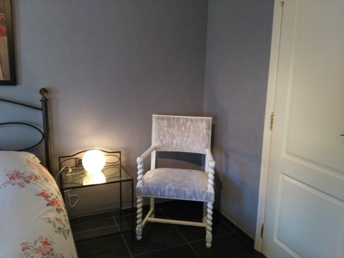 Les Sansonnets Hotel Vaux-sur-Sure Eksteriør billede